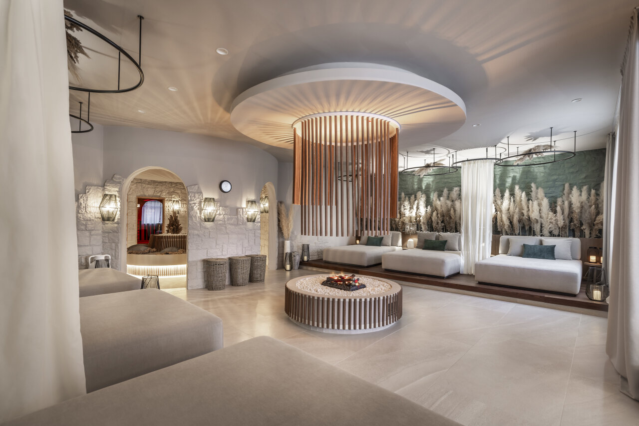 Relaxation lounge in the wellness area at Valamar Padova Hotel.