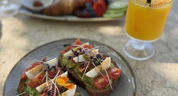 Brunch at the Ladonja café bar