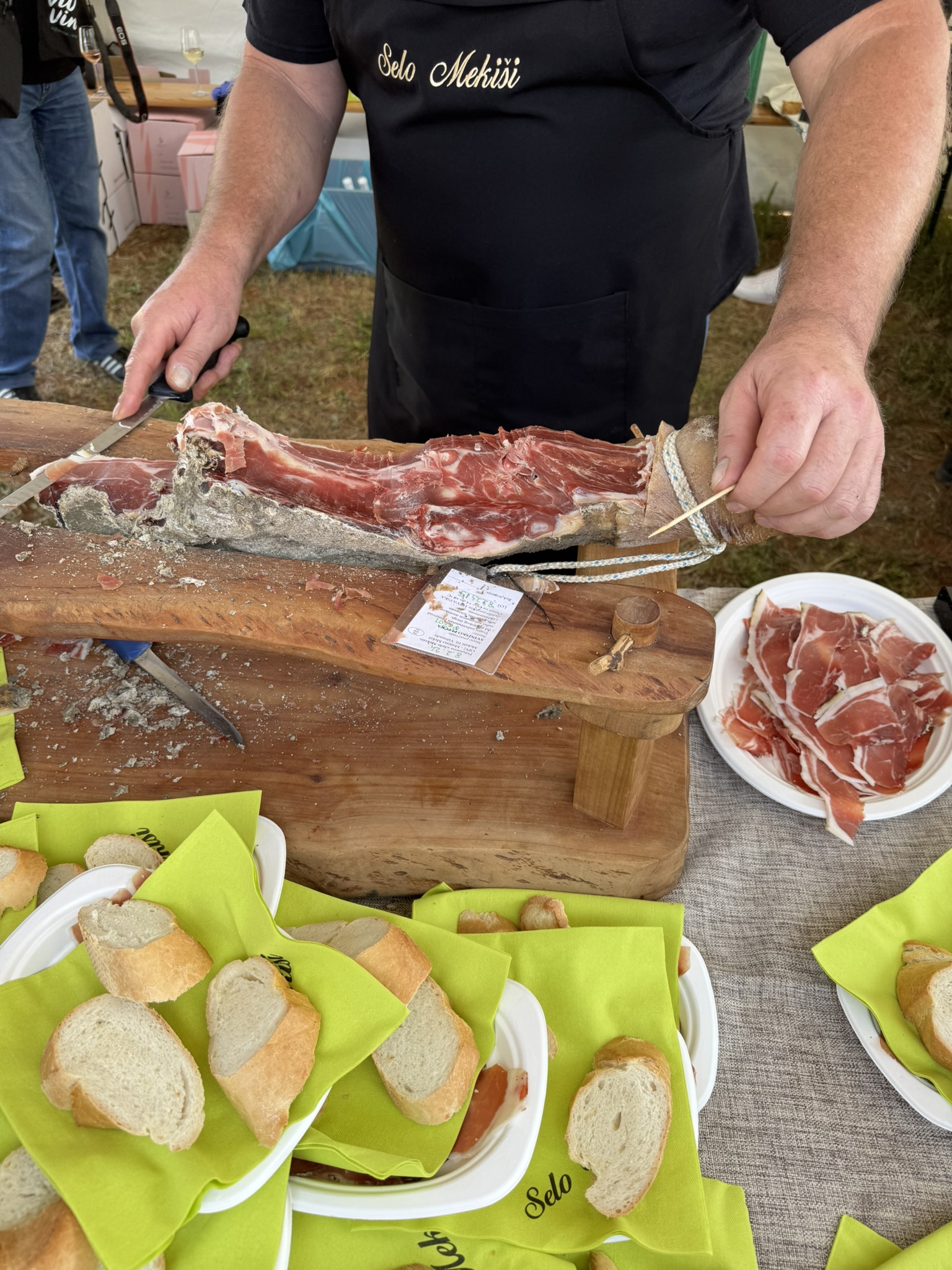 Istrian prosciutto from the Mekiši agritourism Istrian prosciutto from the Mekiši agritourism