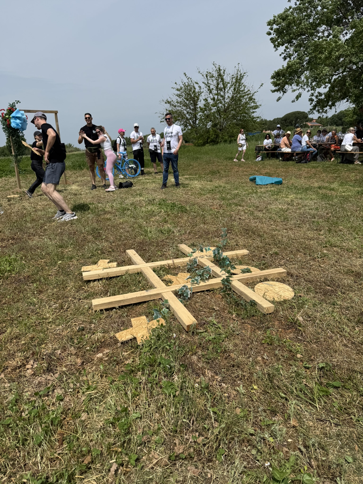 Traditional Istrian games at one of the stops Traditional Istrian games at one of the stops