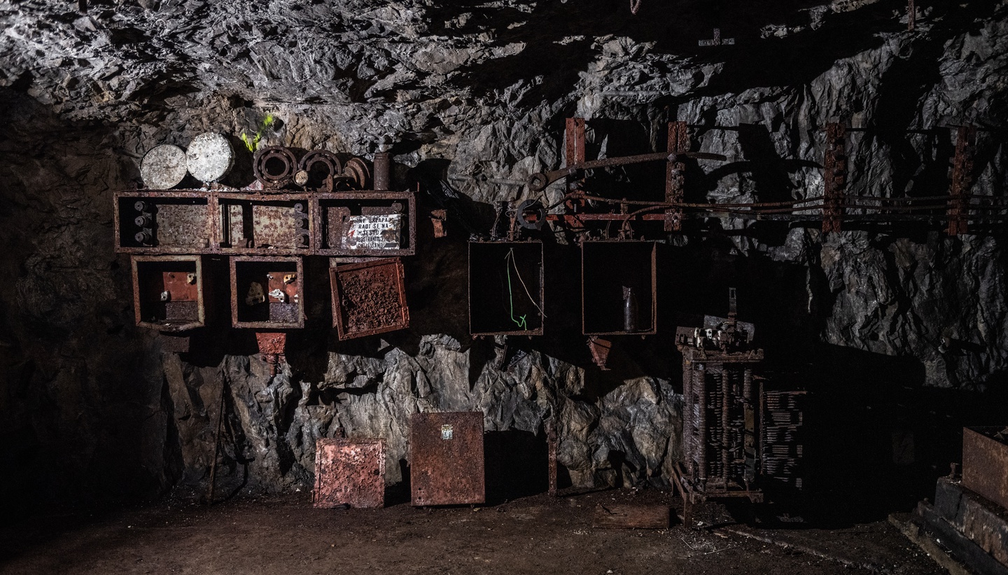 Mining gear on display in Ra&scaron;a